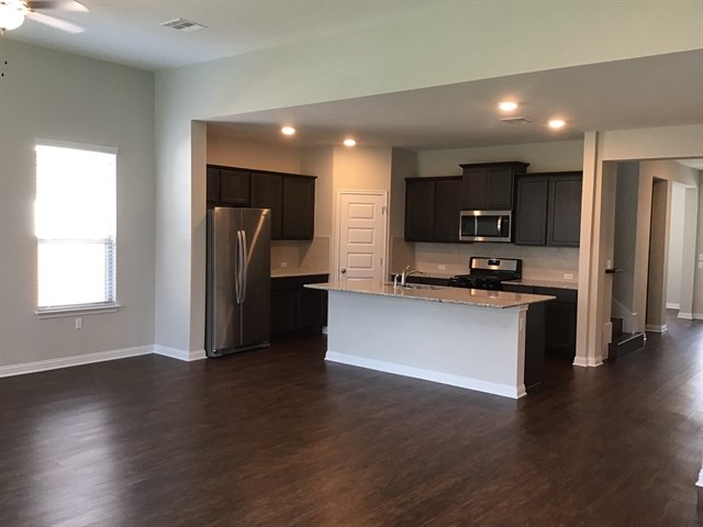8109 Turnberry Lane , Austin, TX, 78744 | 9331297 | Realty Texas LLC