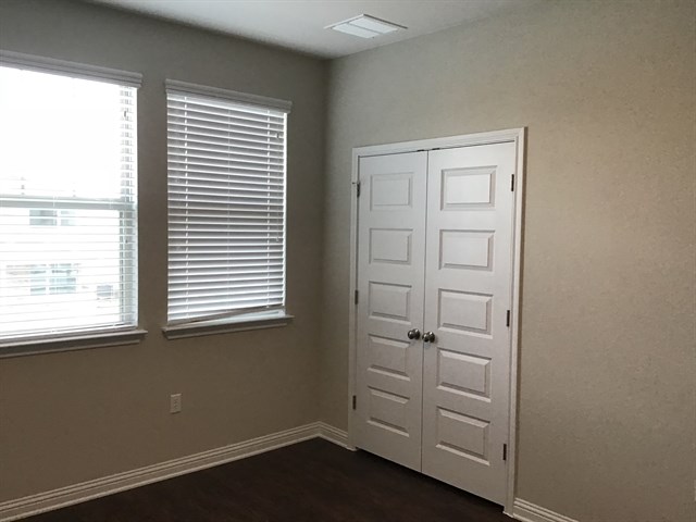 8109 Turnberry Lane , Austin, TX, 78744 | 9331297 | Realty Texas LLC