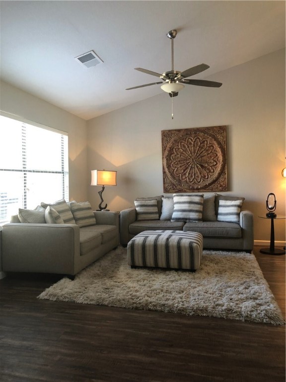 1610 Honeysuckle Lane , Round Rock, TX, 78664 | 4589780 | Realty Texas LLC