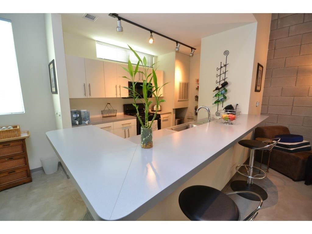 4801 S Congress Avenue F3 , Austin, TX, 78745 | 4801885 | Realty Texas LLC