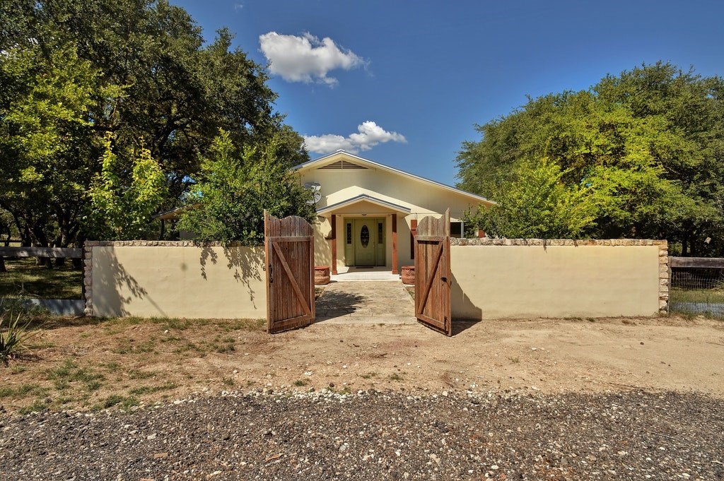 435 Plainview Road , Wimberley, TX, 78676 | 1396518 | Realty Texas LLC