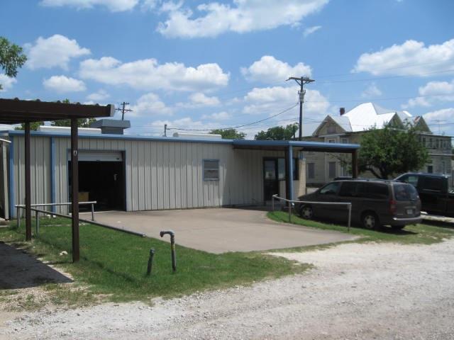 504 W Oak Street , West, TX, 76691 | 175313 | Realty Texas LLC