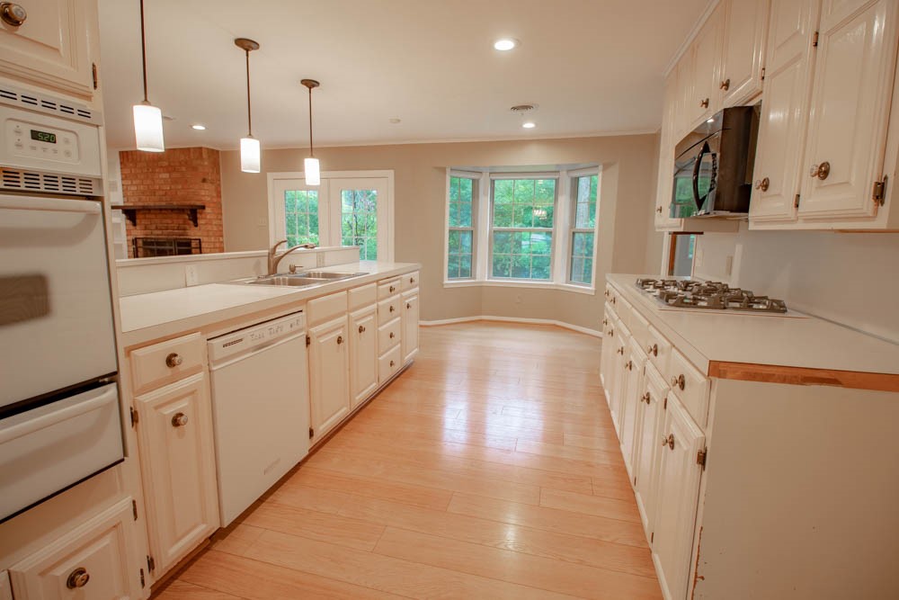 700 White Oak Drive , Woodway, TX, 76712 | 185131 | Realty Texas LLC