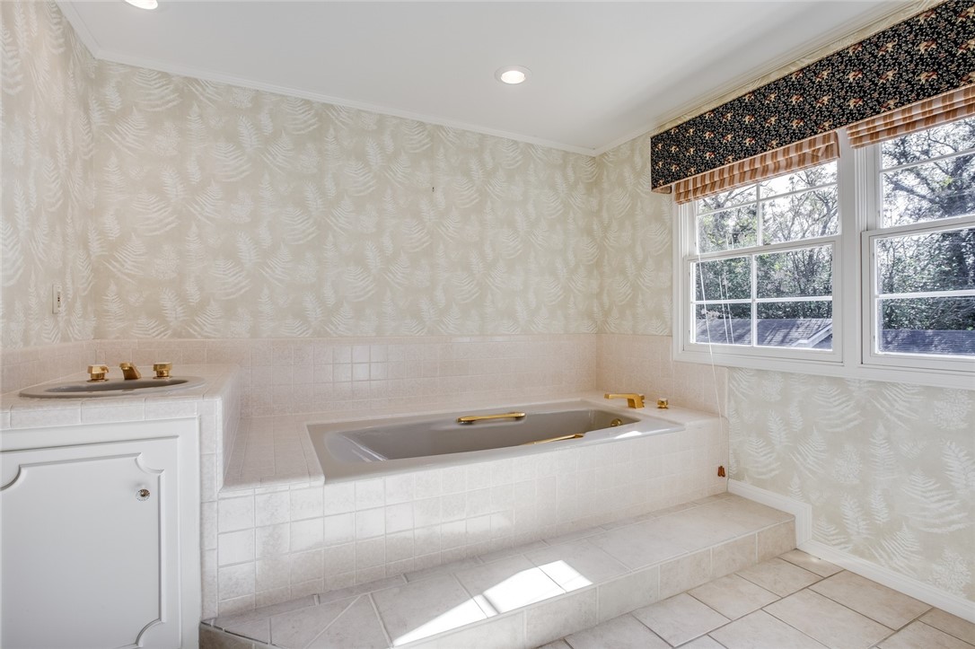 5818 Mount Rockwood Circle , Waco, TX, 76710 | 186785 | Realty Texas LLC