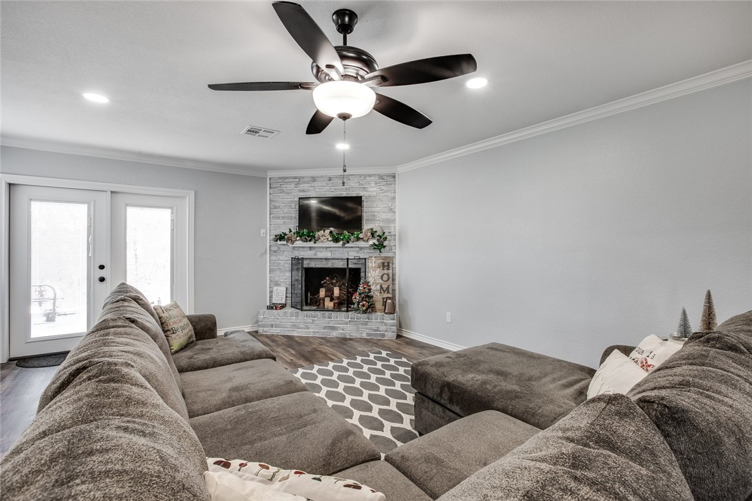 1301 Western Oaks Drive , Woodway, TX, 76712 | 186898 | Realty Texas LLC