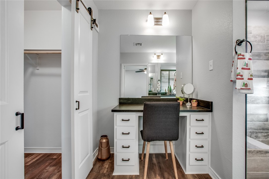 1301 Western Oaks Drive , Woodway, TX, 76712 | 186898 | Realty Texas LLC