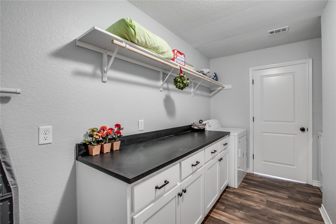 1301 Western Oaks Drive , Woodway, TX, 76712 | 186898 | Realty Texas LLC