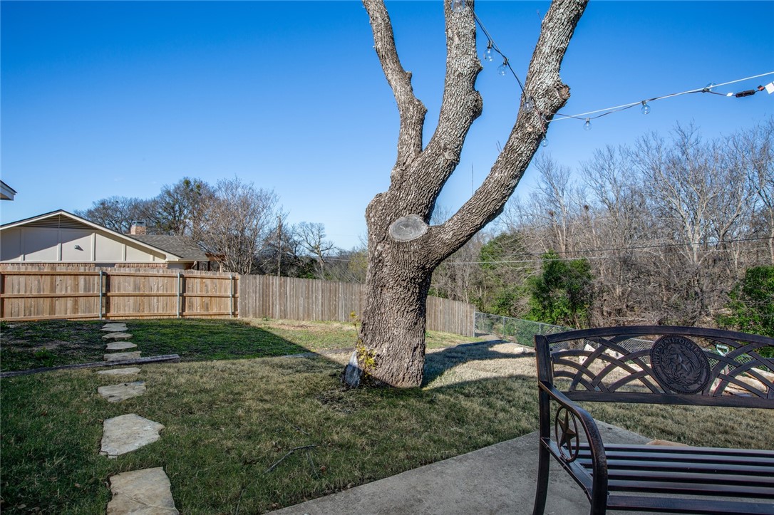 1301 Western Oaks Drive , Woodway, TX, 76712 | 186898 | Realty Texas LLC
