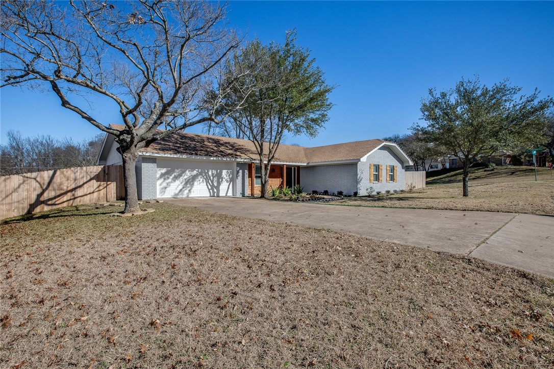 1301 Western Oaks Drive , Woodway, TX, 76712 | 186898 | Realty Texas LLC