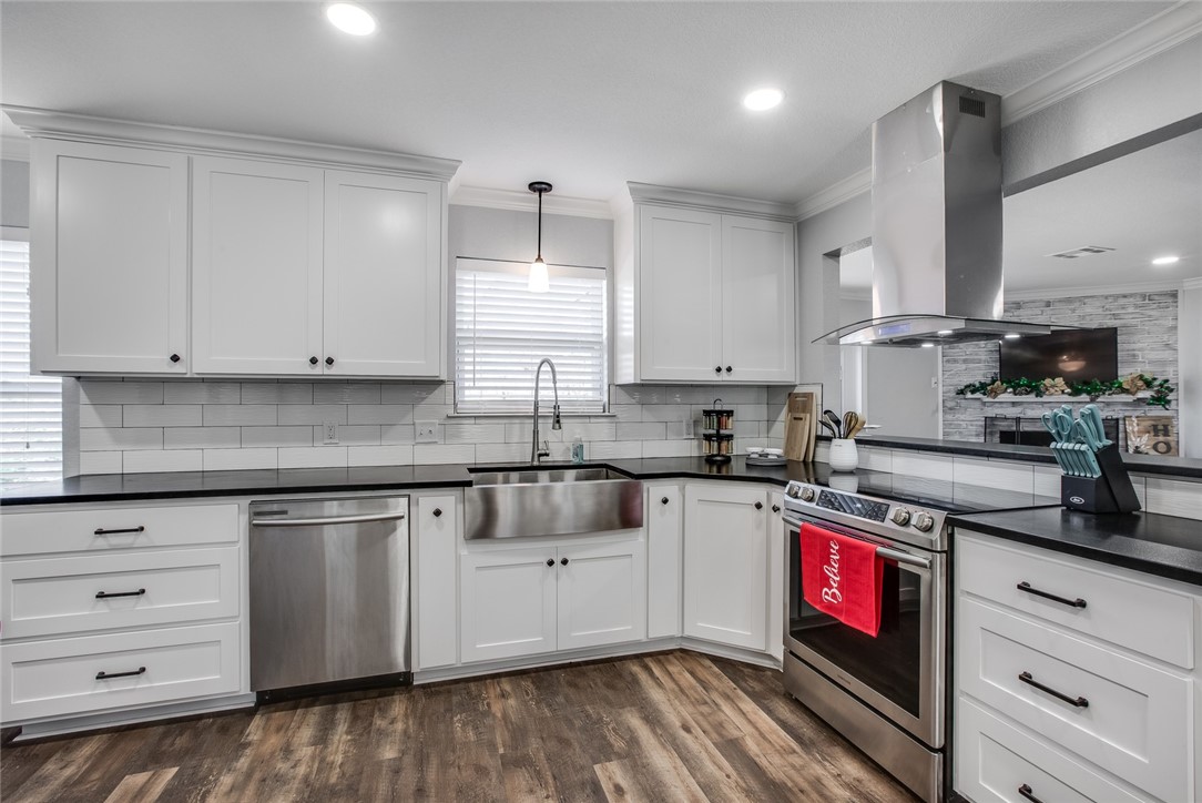 1301 Western Oaks Drive , Woodway, TX, 76712 | 186898 | Realty Texas LLC