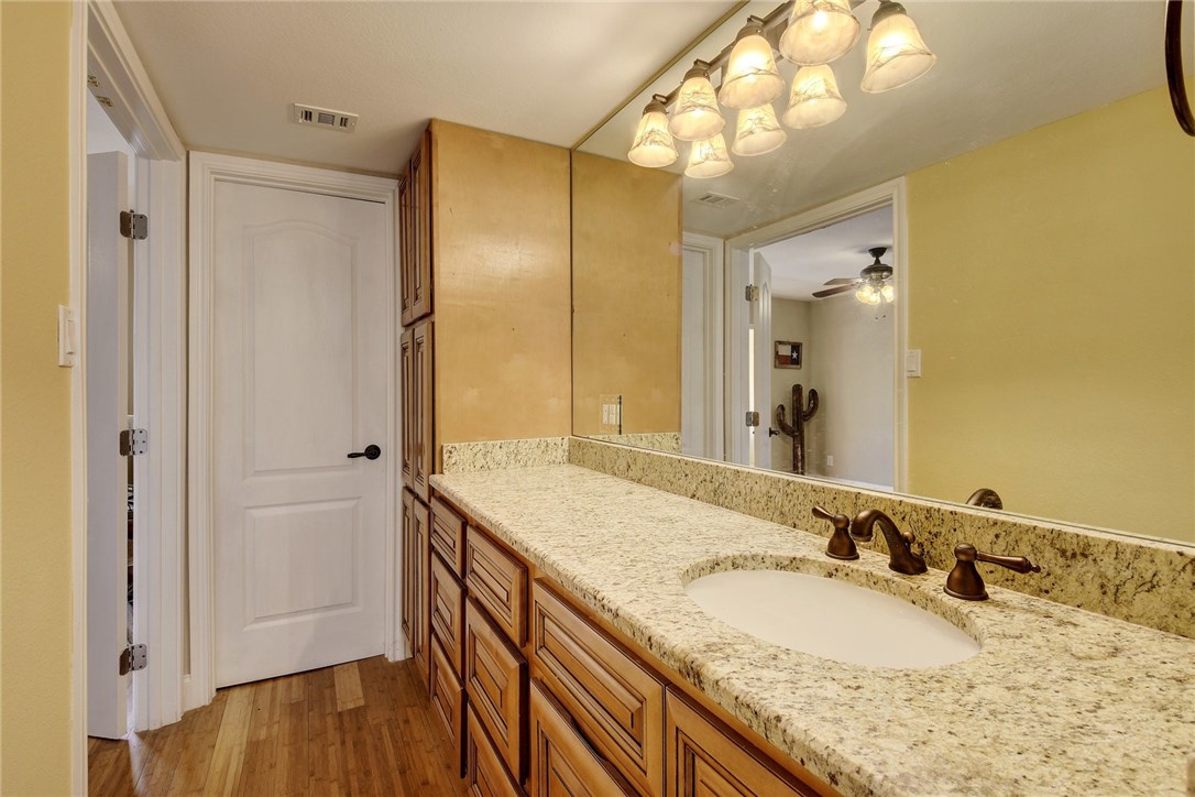 1700 Nueces Street 203 , Austin, TX, 78701 | 1187717 | Realty Texas LLC