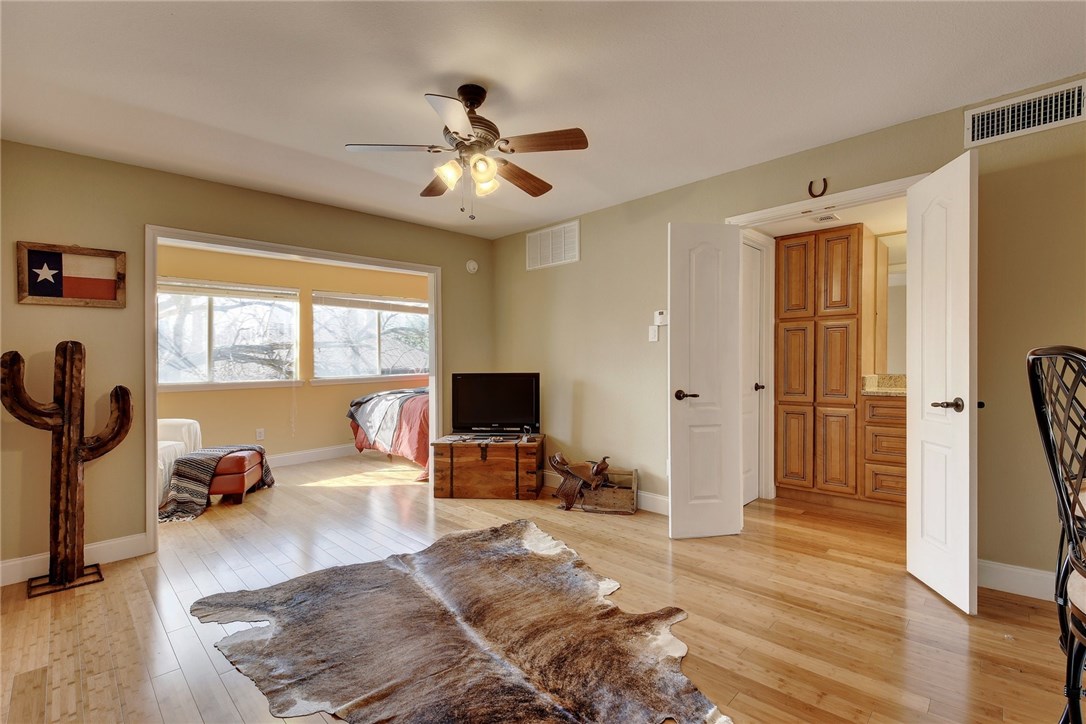 1700 Nueces Street 203 , Austin, TX, 78701 | 1187717 | Realty Texas LLC