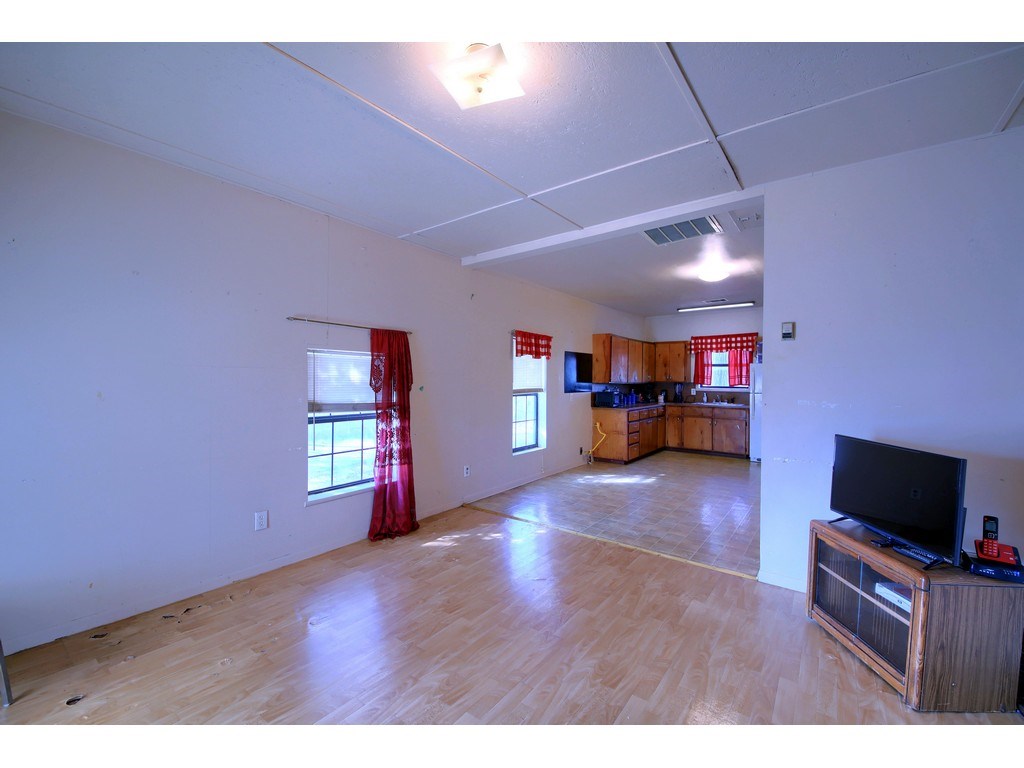1414 Burns Boulevard , Taylor, TX, 76574 | 3434312 | Realty Texas LLC