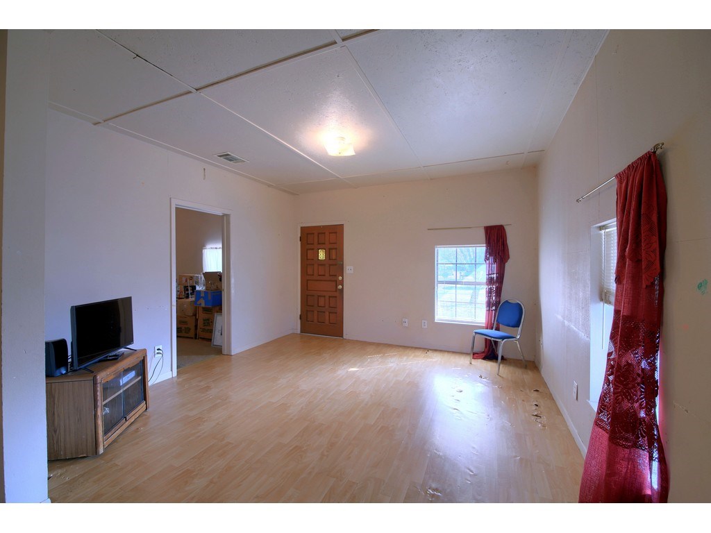 1414 Burns Boulevard , Taylor, TX, 76574 | 3434312 | Realty Texas LLC