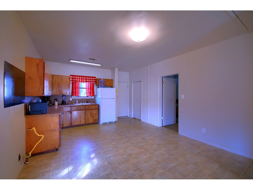 1414 Burns Boulevard , Taylor, TX, 76574 | 3434312 | Realty Texas LLC