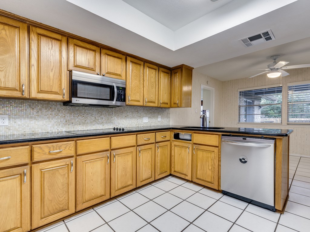 3904 E Petra Path W , Austin, TX, 78731 | 9472716 | Realty Texas LLC