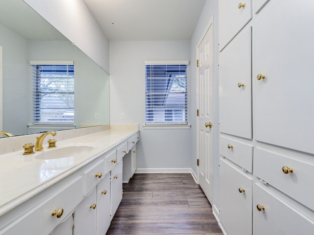 3904 E Petra Path W , Austin, TX, 78731 | 9472716 | Realty Texas LLC