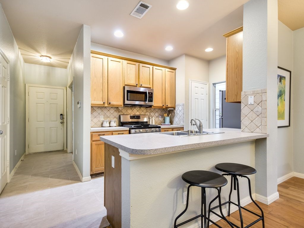 411 W St Elmo Road 19 , Austin, TX, 78745 | 7025227 | Realty Texas LLC