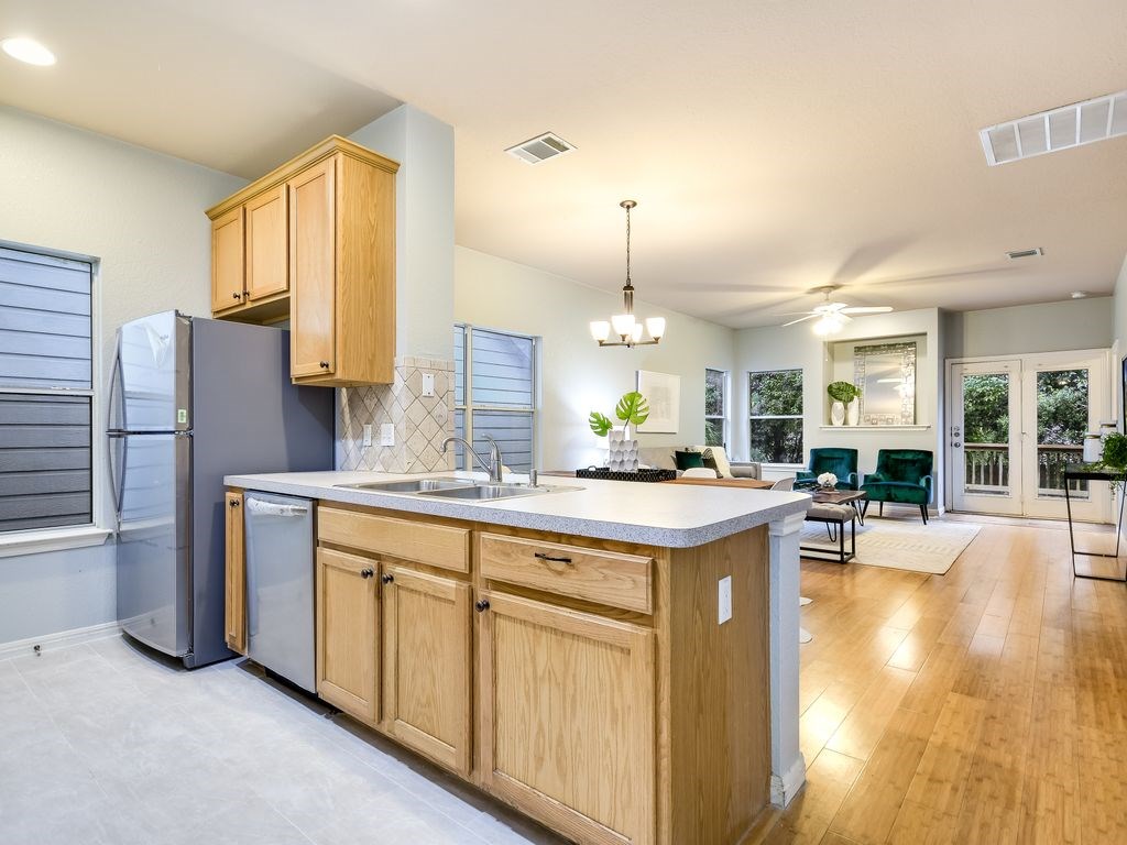 411 W St Elmo Road 19 , Austin, TX, 78745 | 7025227 | Realty Texas LLC