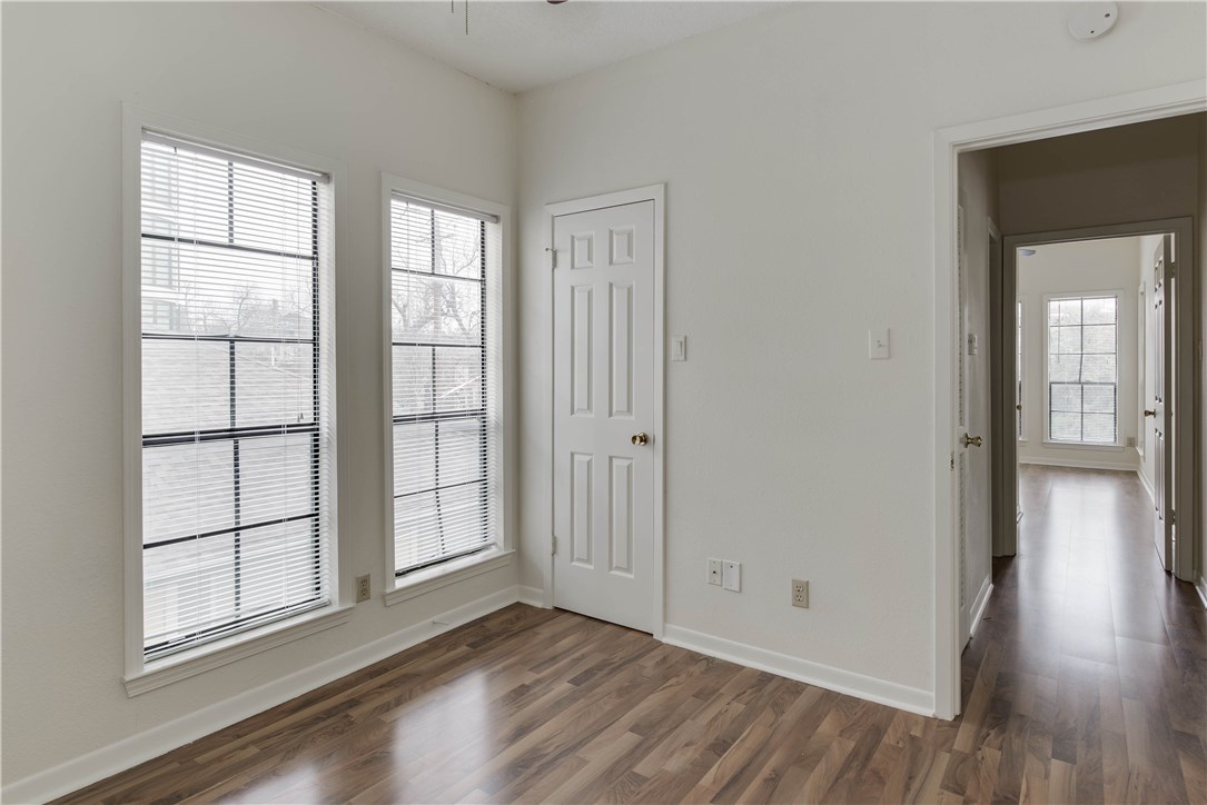 711 W 21st Street 304 , Austin, TX, 78705 | 4539922 | Realty Texas LLC