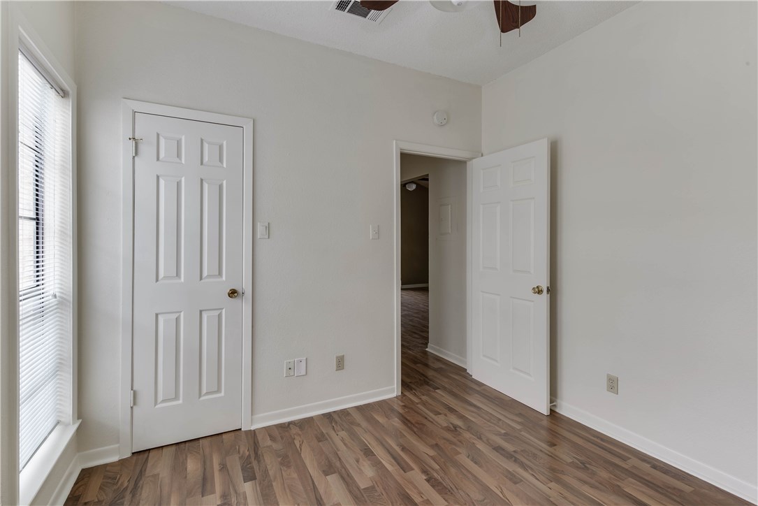 711 W 21st Street 304 , Austin, TX, 78705 | 4539922 | Realty Texas LLC
