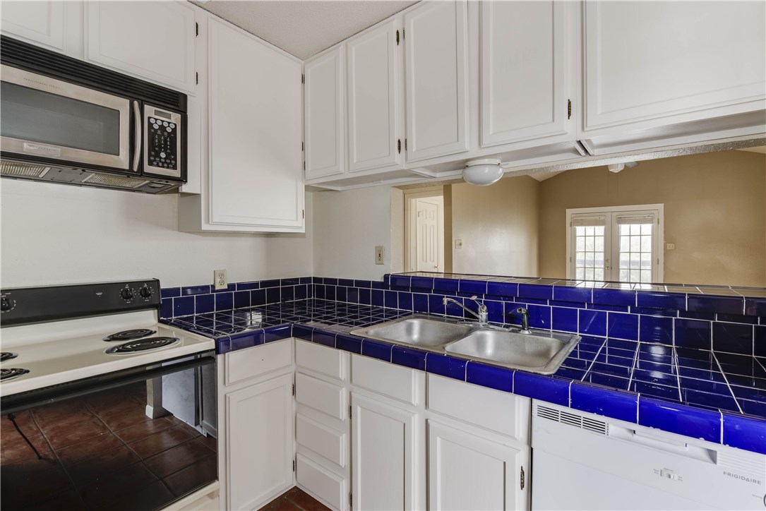 711 W 21st Street 304 , Austin, TX, 78705 | 4539922 | Realty Texas LLC