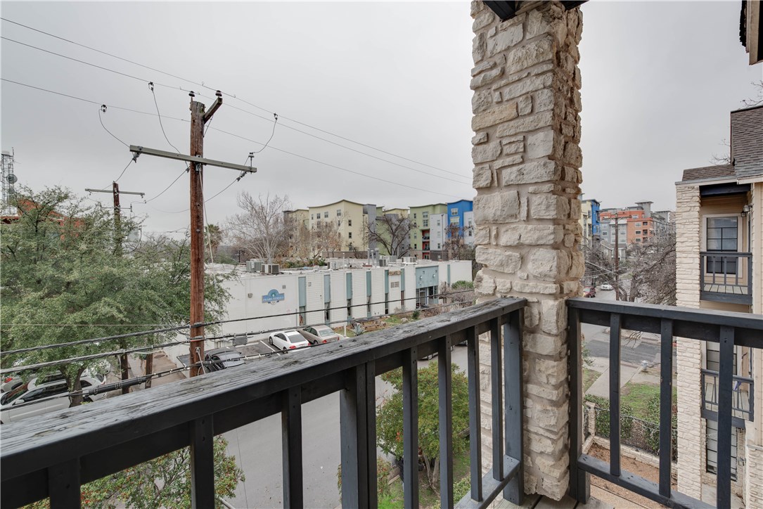 711 W 21st Street 304 , Austin, TX, 78705 | 4539922 | Realty Texas LLC