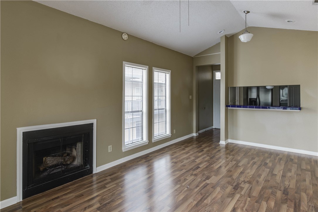 711 W 21st Street 304 , Austin, TX, 78705 | 4539922 | Realty Texas LLC
