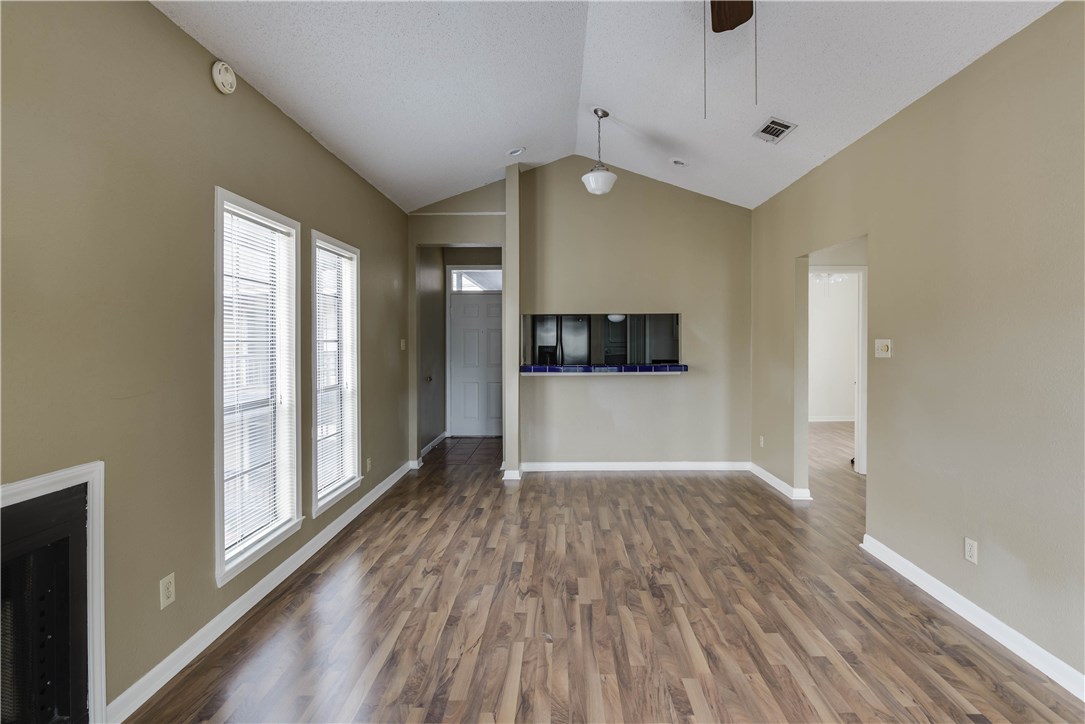 711 W 21st Street 304 , Austin, TX, 78705 | 4539922 | Realty Texas LLC