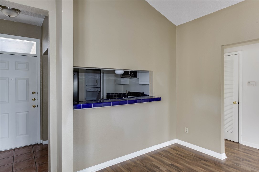 711 W 21st Street 304 , Austin, TX, 78705 | 4539922 | Realty Texas LLC