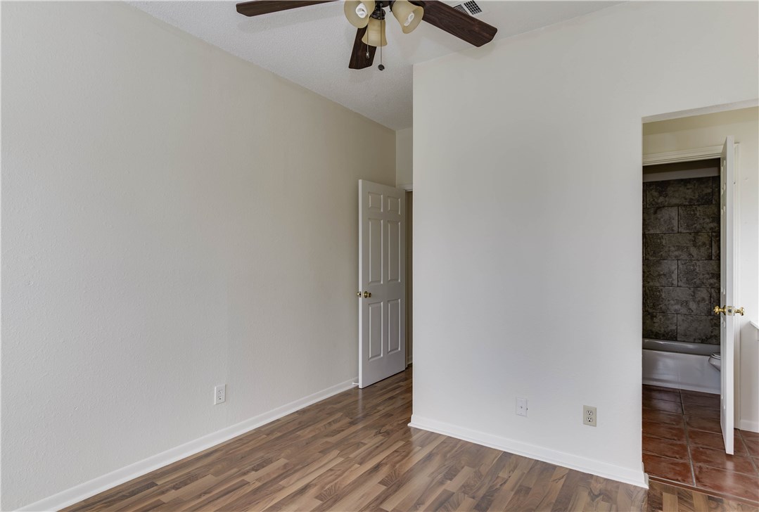 711 W 21st Street 304 , Austin, TX, 78705 | 4539922 | Realty Texas LLC