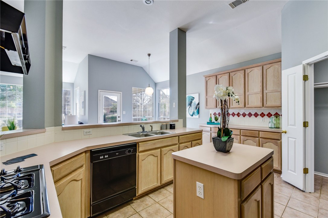 12715 Yearling Cove , Austin, TX, 78727 | 5894340 | Realty Texas LLC