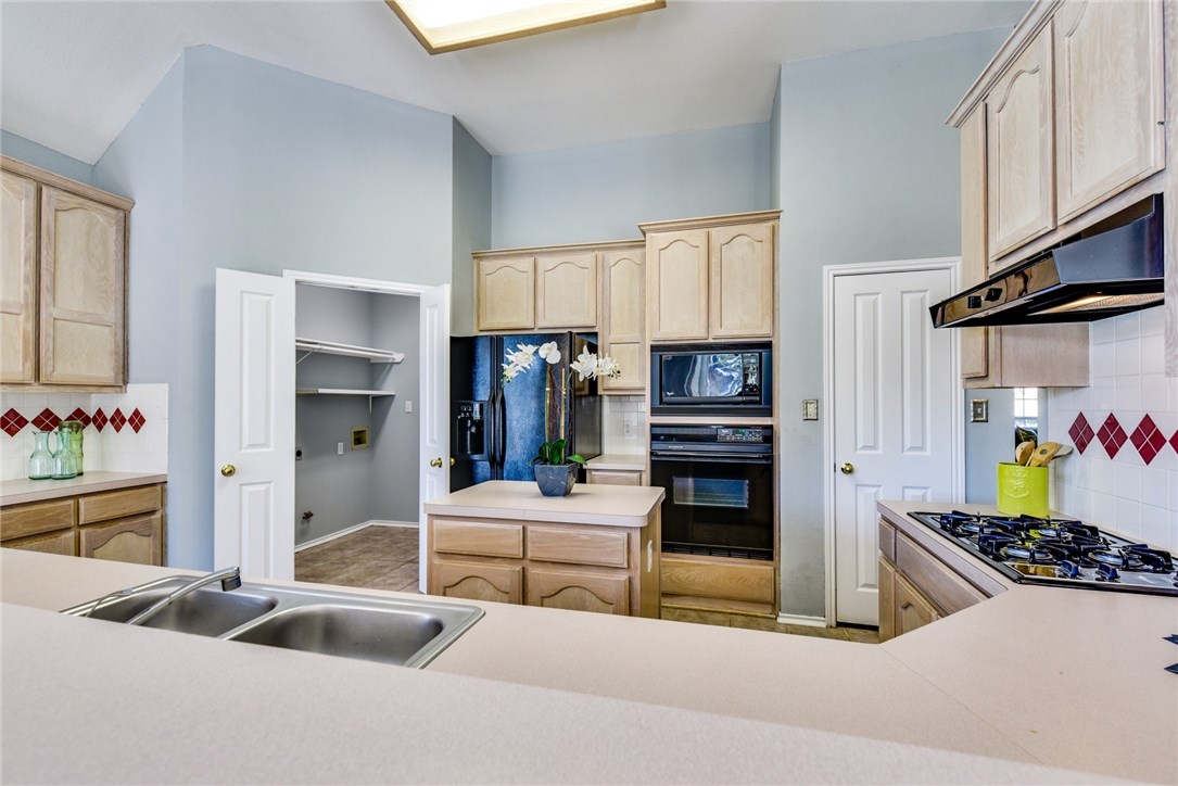 12715 Yearling Cove , Austin, TX, 78727 | 5894340 | Realty Texas LLC