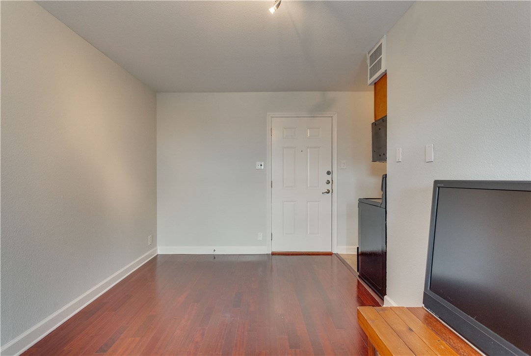2020 S Congress Avenue 1215 , Austin, TX, 78704 | 7148834 | Realty Texas LLC