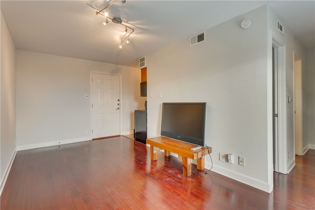 2020 S Congress Avenue 1215 , Austin, TX, 78704 | 7148834 | Realty Texas LLC