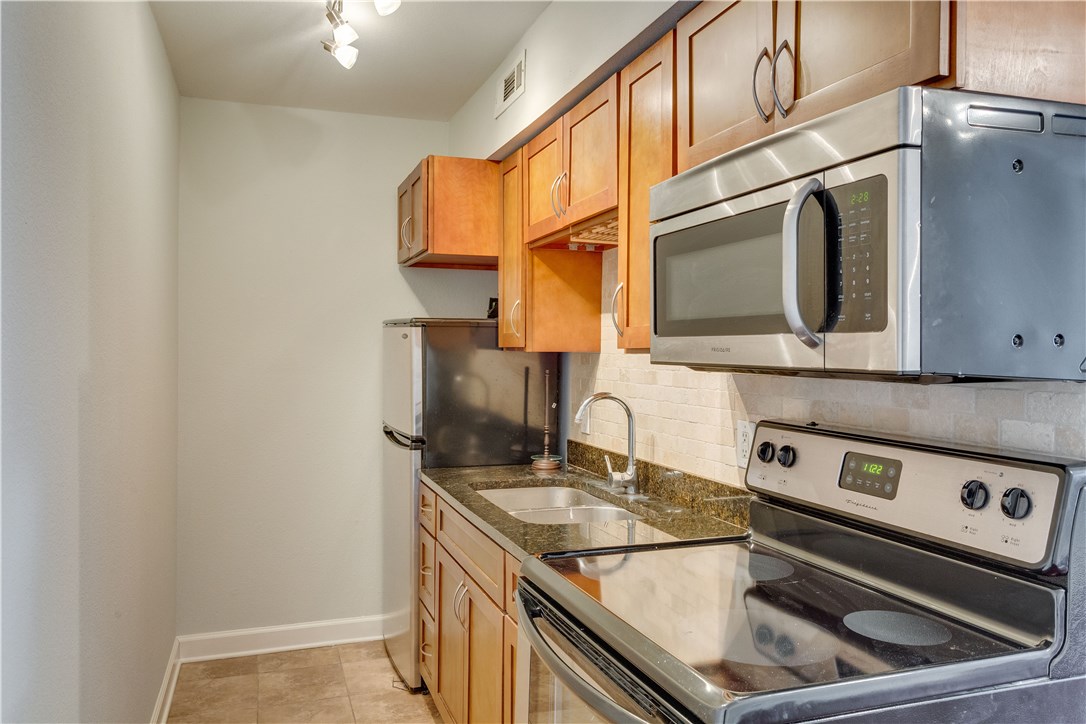 2020 S Congress Avenue 1215 , Austin, TX, 78704 | 7148834 | Realty Texas LLC