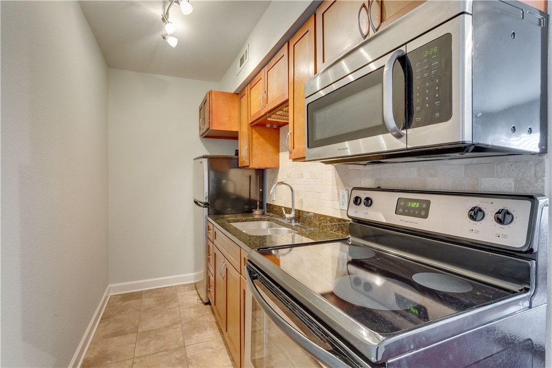 2020 S Congress Avenue 1215 , Austin, TX, 78704 | 7148834 | Realty Texas LLC