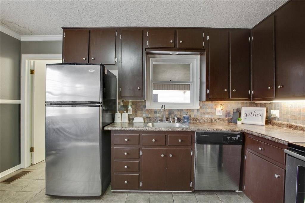 307 W Broadway Street , West, TX, 76691 | 187322 | Realty Texas LLC