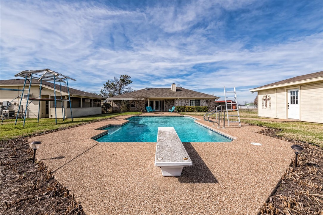 111 Julie Drive , Lorena, TX, 76655 | 187332 | Realty Texas LLC