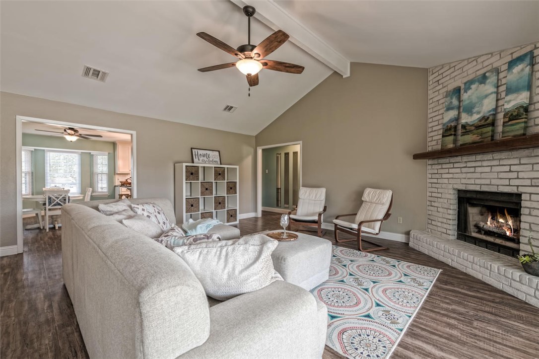 111 Julie Drive , Lorena, TX, 76655 | 187332 | Realty Texas LLC