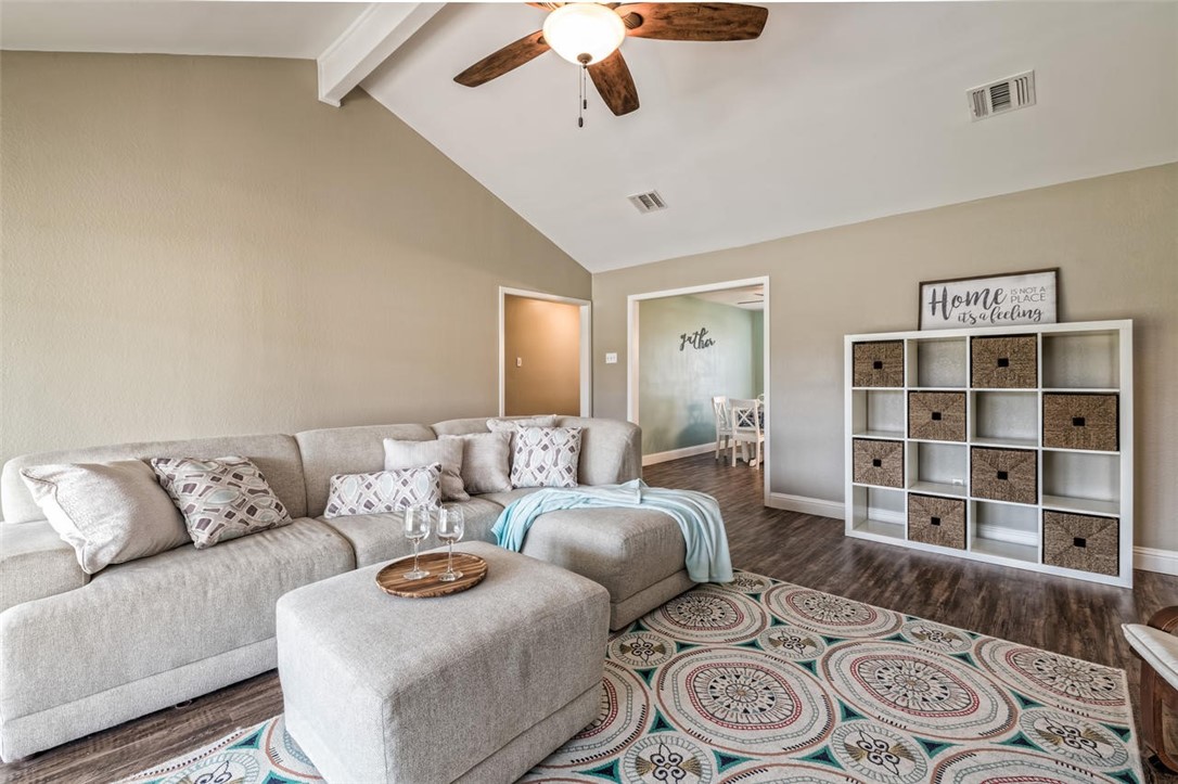 111 Julie Drive , Lorena, TX, 76655 | 187332 | Realty Texas LLC
