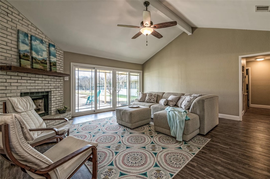 111 Julie Drive , Lorena, TX, 76655 | 187332 | Realty Texas LLC