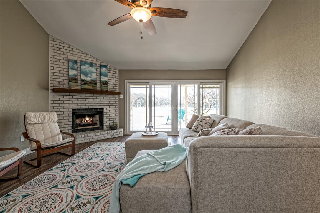 111 Julie Drive , Lorena, TX, 76655 | 187332 | Realty Texas LLC