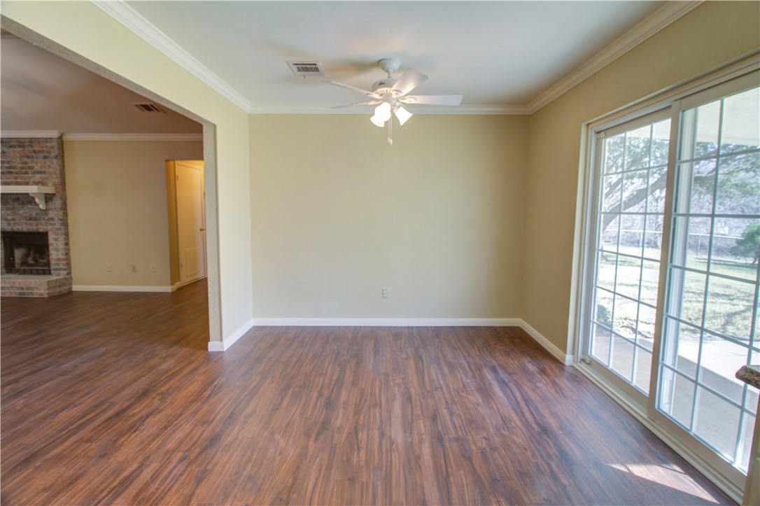 305 Applewood Lane , Hewitt, TX, 76643 | 187371 | Realty Texas LLC