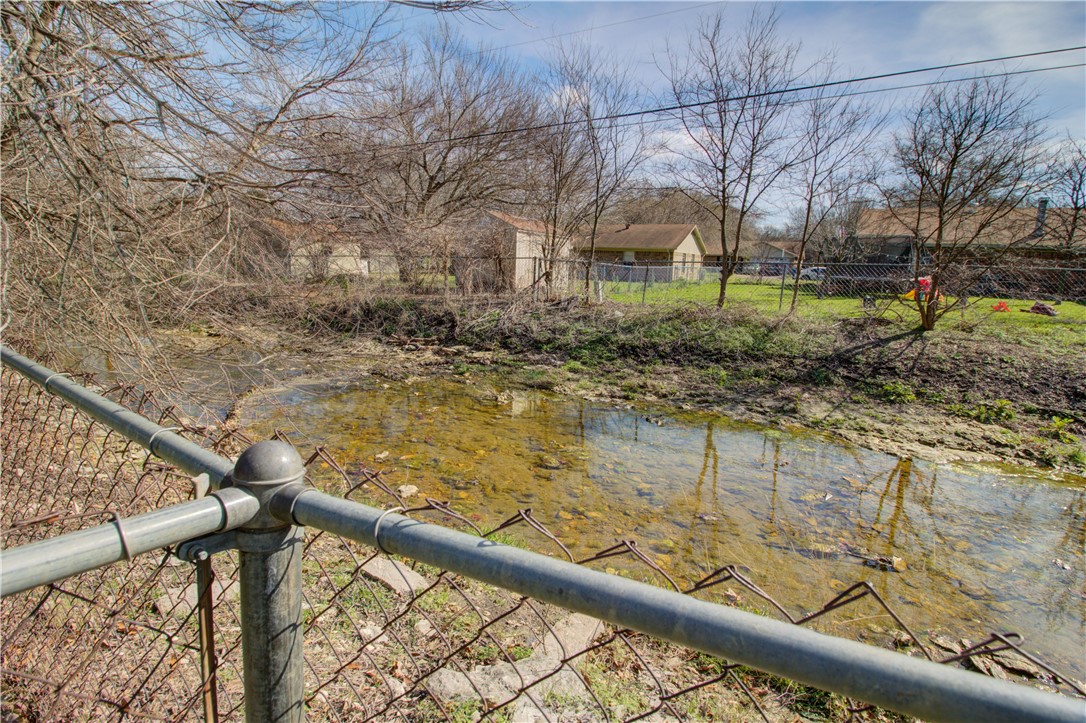 305 Applewood Lane , Hewitt, TX, 76643 | 187371 | Realty Texas LLC