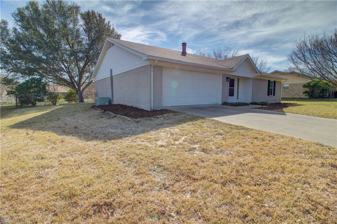 305 Applewood Lane , Hewitt, TX, 76643 | 187371 | Realty Texas LLC