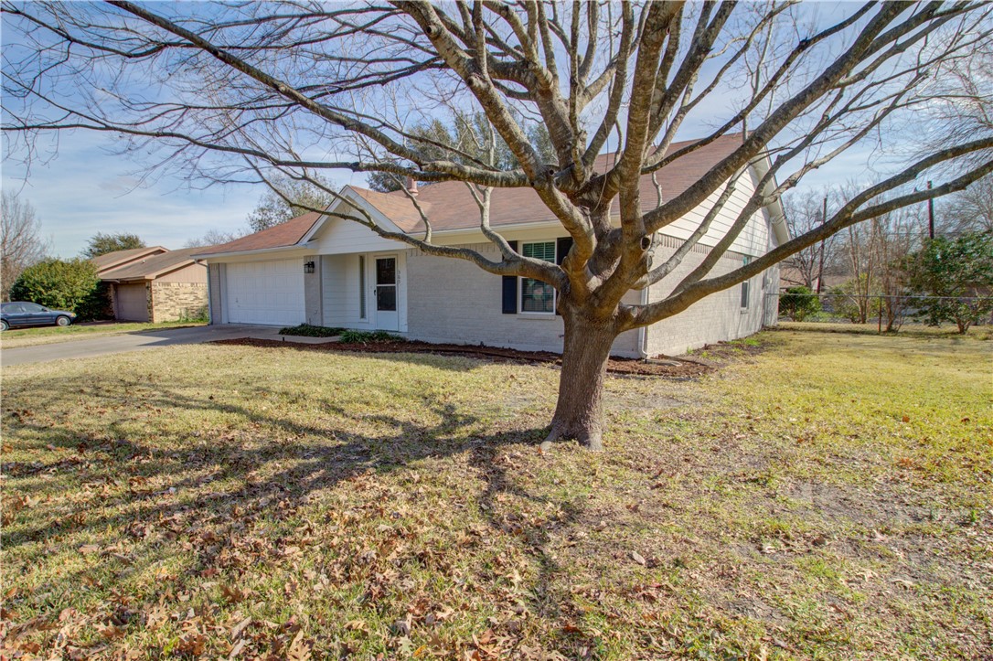 305 Applewood Lane , Hewitt, TX, 76643 | 187371 | Realty Texas LLC