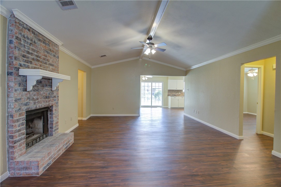 305 Applewood Lane , Hewitt, TX, 76643 | 187371 | Realty Texas LLC