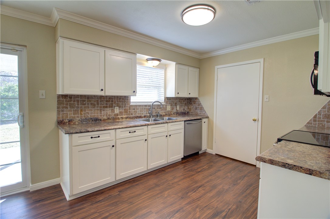 305 Applewood Lane , Hewitt, TX, 76643 | 187371 | Realty Texas LLC