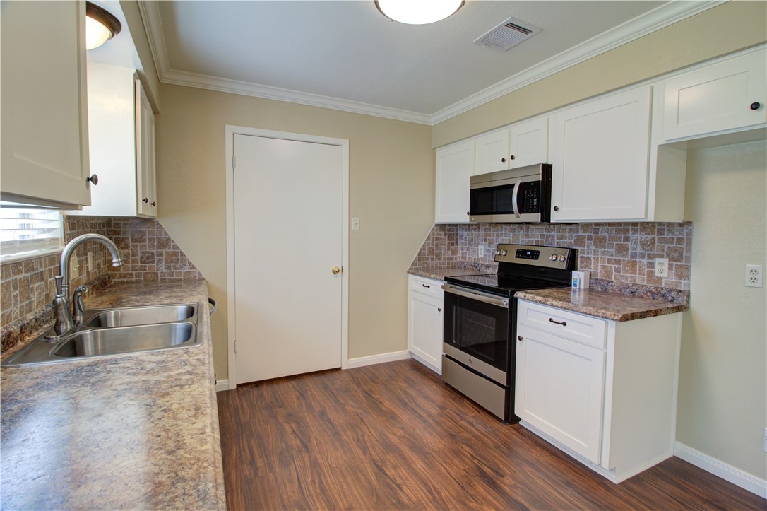 305 Applewood Lane , Hewitt, TX, 76643 | 187371 | Realty Texas LLC